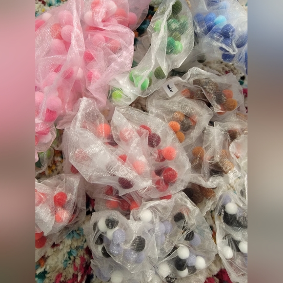 Orpomo Pompom Scruchies - Picture 10 of 11